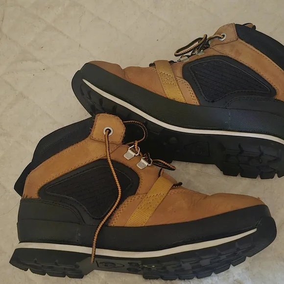 Timberland Kids Brown and Black Boots - Picture 3 of 10